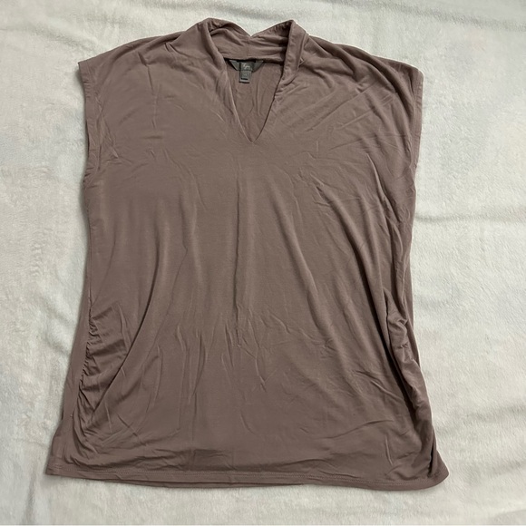 2/$30 Thyme Maternity Extended Shoulder V-Neck T-Shirt, Large - Picture 2 of 7